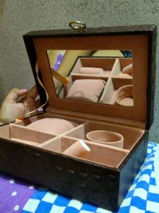 Oriflame Jewellery Box ☑️