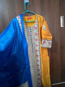 Suit With Dupatta