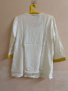 M33- Women White &amp; Yellow Floral Top