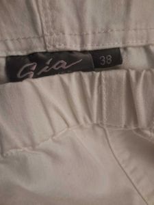 Westside White Capri Jeans PULL ON With Zippers