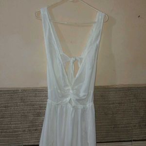 White Backless Maxi Dress 🦢