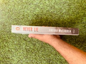 &#34;Never Lie&#34; by Freida McFadden