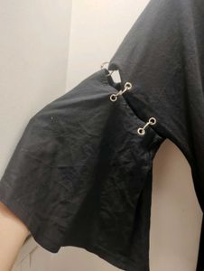 Black Dress with Ring Detail🖤