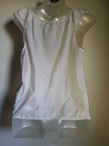 🎁Buy 1, Get 1 Free🎁White Sleeveless Top S/ M