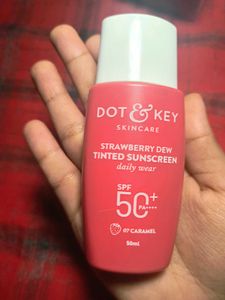 DOT &amp; KEY 🍓 DEW TINED SUNSCREEN