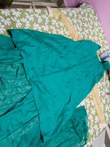 Lehenga Frock 5pics Ka Set Hai