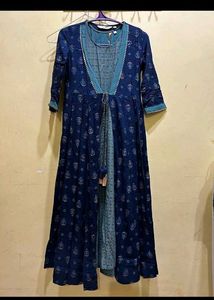 Avaasa Printed A-line Kurta With Jacket