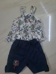 Sleevless Top With Half Pant
