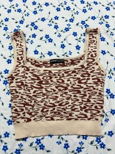 Beige &amp; Maroon Knit Crop Top with Patterned Design