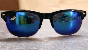 Stylish Blue Mirror Sunglasses – Great Condition