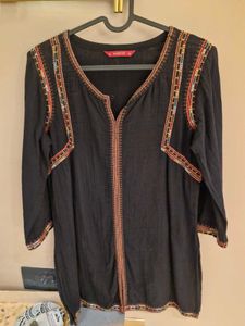 Laks*ita Embroidered Kurta