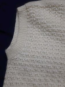 Cream Half Sweater Vest