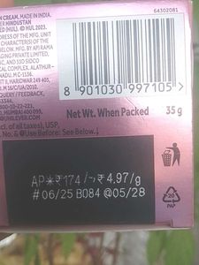 Pond&#39;s Bright Beauty Cream