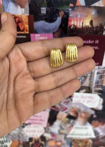 Chunky Gold Stud Earrings💗