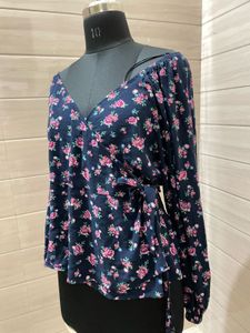 OLD NAVY Wrap up top Blue Floral Print Long Sleeve