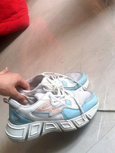 Stylish Women&#39;s Sneakers