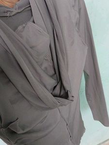 Grey Hooded Top ✨️