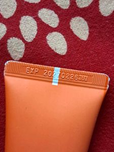 Realbarrier T&#39;else Red Orange Sun Cream