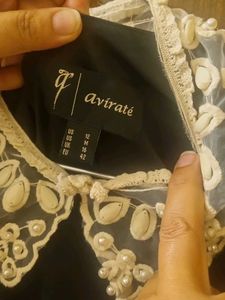 Dress With Detachable Collar