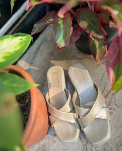Today Offer‼️Heels(flat Heels)