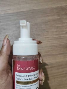 The Skin Story Beetroot &amp; Pomegranate Facewash
