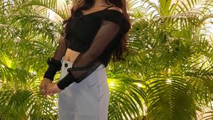 BLACK SHEER/SEE THROUGH TOP 🖤