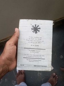 AN auto Biography Of M.K.Gandhi