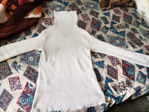 Elegant White Knit Turtleneck Top
