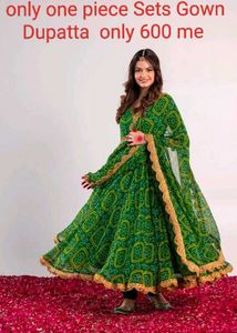 New Stayle Beautiful Women Gown Dress Important Pa
