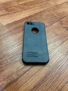 iPhone 5s 16gb Gold In Good Condition With Cover