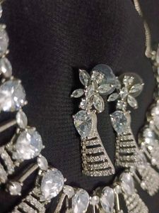 Necklace &amp; Earring Set