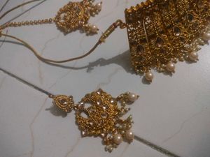 Elegant Gold Jewelry Set