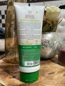 Mamaearth Green Tea Face Scrub