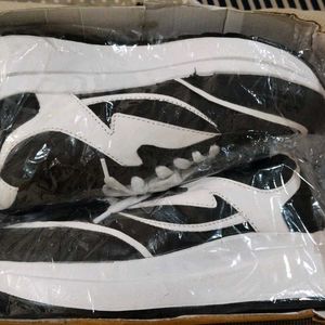 Fashionable Casual Shoes