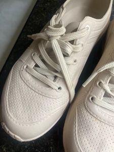 Beige Lace-Up Casual Sneakers