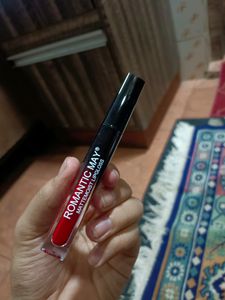 Romantic May Dark Red Lipgloss