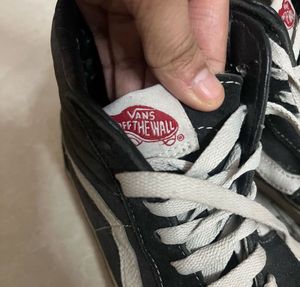 Vans SK8-Hi Black/White - Classic Style!
