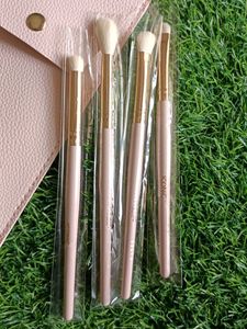 Iconic London Makeup  Brush Set With Pouch