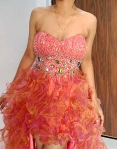 ✨️🌟🔥BLINGY STUNNING UNIQUE GORGEOUS DRESS 🌻