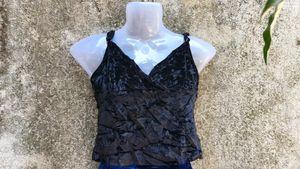 4.23.1 CUTE BLACK TOP
