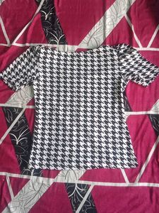Houndstooth Puff Sleeve Top🖤🤍✨
