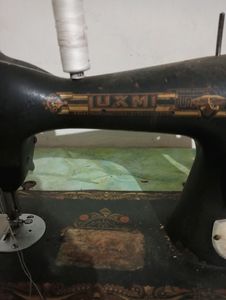 UXMI Silai Machine