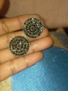Black Stone Earing
