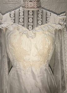 Lace Vintage Wedding Dress/ Gown