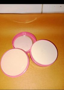 Huda Beauty Nude Compact Powder