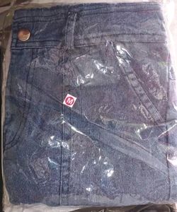 Stylish fabulous womaen jeans