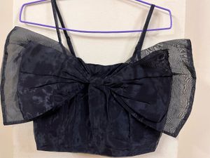 Chic Black Bow Crop Top