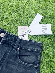 Zara High-Rise Mom Fit Trendy Denim Shorts