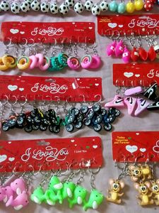 Excellent 144 Pieces Keychains At Best Price..