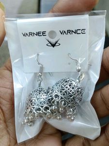 VARNEE Silver Jhumka Earrings